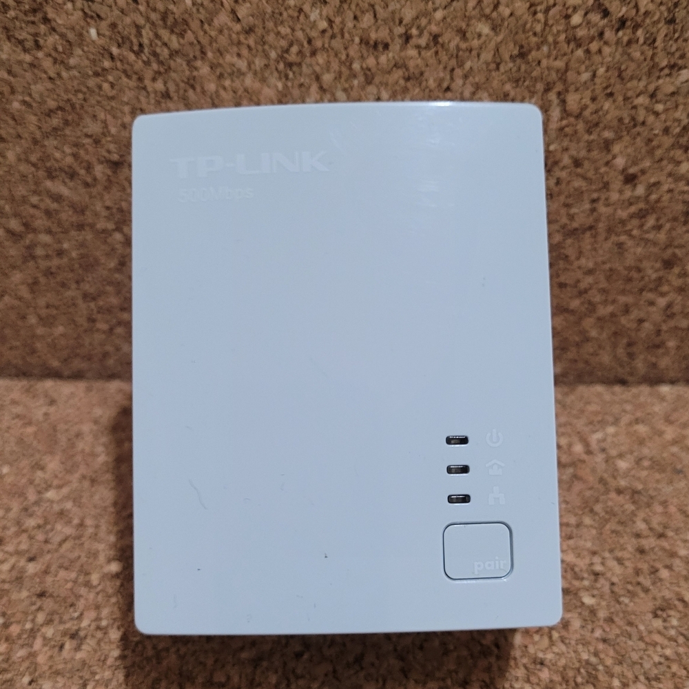 TP-Link TL-PA4010 Nano 500Mbps PowerLine Adapter.